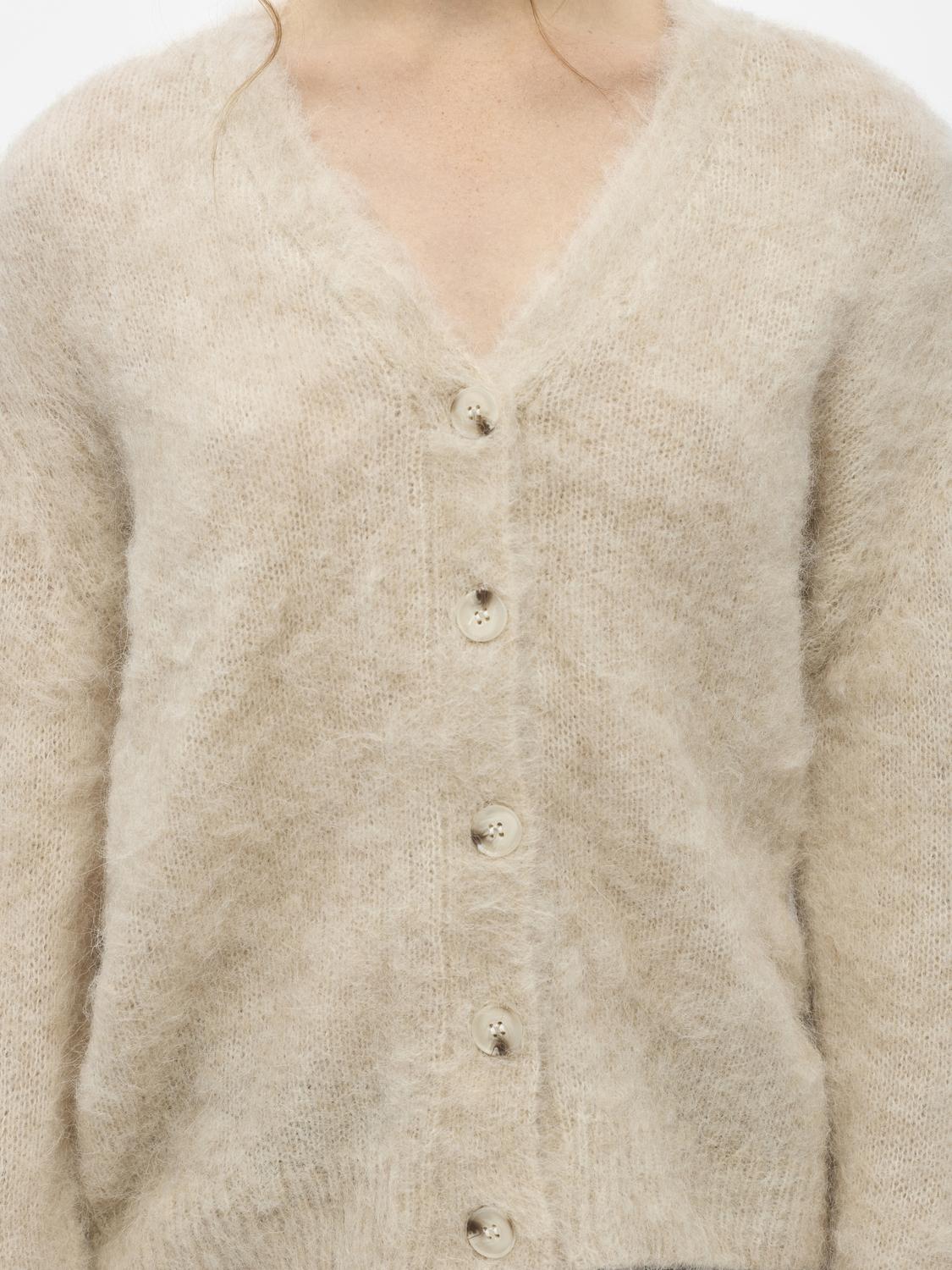 model_shot-detail